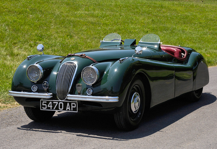 Jaguar XK120 был впервые представлен в Лондоне в 1948 году/ Фото: a777aa77.ru Jaguar XK120 был впервые представлен в Лондоне в 1948 году/ Фото: a777aa77.ru