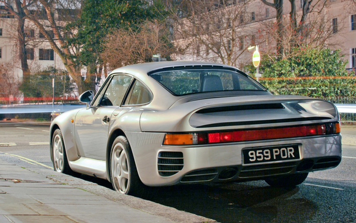 Porsche 959, вид сзади и сбоку слева/ Фото: sportcar-center.com Porsche 959, вид сзади и сбоку слева/ Фото: sportcar-center.com