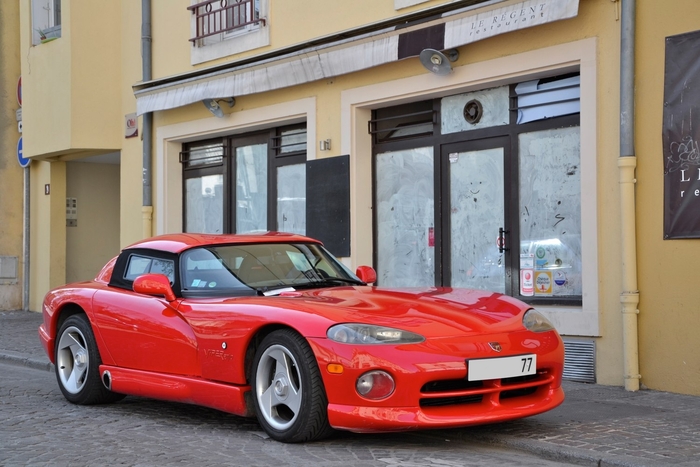 Dodge Viper 1991 года/ Фото: qesot.com Dodge Viper 1991 года/ Фото: qesot.com