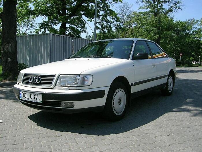Легенда из 1990-х. /Фото: auto.ru. Легенда из 1990-х. /Фото: auto.ru.