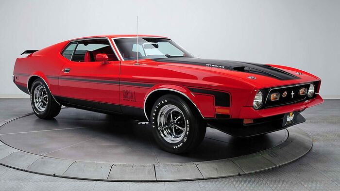 Ford Mustang Mach 1 1966 оснащался мотором мощностью 427 л.с./ Фото: drom.ru Ford Mustang Mach 1 1966 оснащался мотором мощностью 427 л.с./ Фото: drom.ru