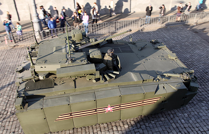 В комплекте новая крупнокалиберная пушка./ Фото: wikimedia.org В комплекте новая крупнокалиберная пушка./ Фото: wikimedia.org