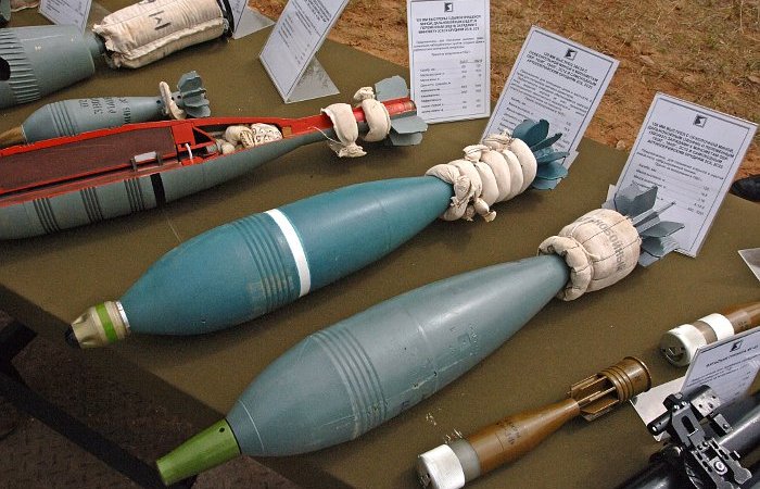 Что за странные тряпки привязывают к миномётным снарядам перед стрельбой
