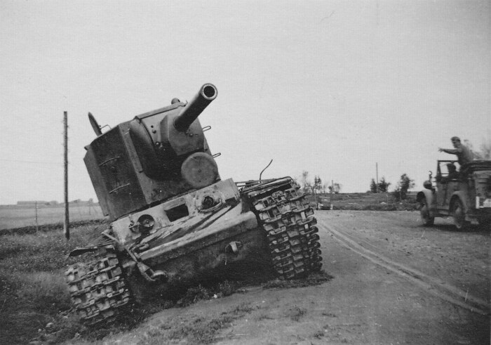 Почти все КВ-2 потеряли уже в 1941 году. /Фото: m.fotostrana.ru. Почти все КВ-2 потеряли уже в 1941 году. /Фото: m.fotostrana.ru.