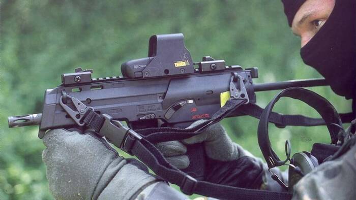 В конструкции Heckler & Koch MP7 использовались полимерные материалы/ Фото: kalashnikov.ru В конструкции Heckler & Koch MP7 использовались полимерные материалы/ Фото: kalashnikov.ru