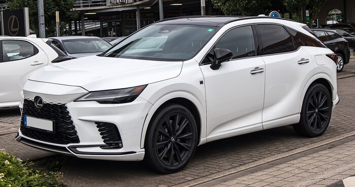 Lexus RX, стильный и надежный/ Фото: wikimedia.org Lexus RX, стильный и надежный/ Фото: wikimedia.org
