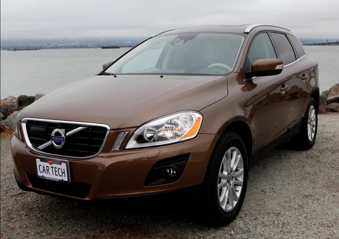 Volvo XC60 уверенно себя чувствуют на рынке подержанных автомобилей/ Фото: cnet.com Volvo XC60 уверенно себя чувствуют на рынке подержанных автомобилей/ Фото: cnet.com