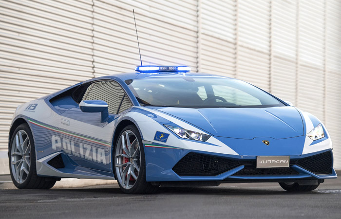 Зачем итальянской полиции понадобился Lamborghini Huracán