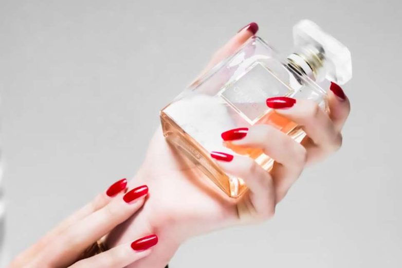 Как продлить стойкость любимого парфюма