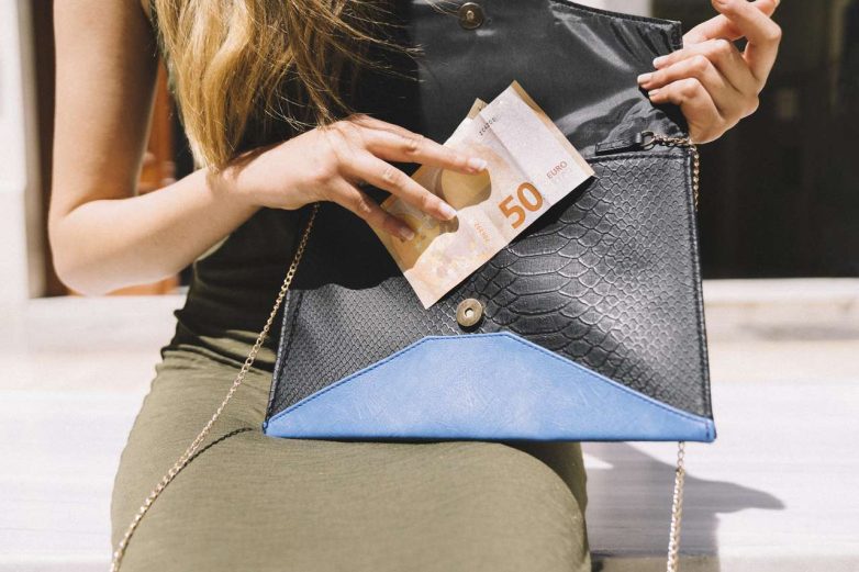 По какому финансовому сценарию вы живете