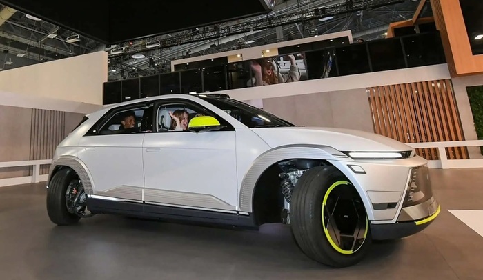 Колесная система Hyundai Mobion управляется проводным способом. Фото: ixbt.com