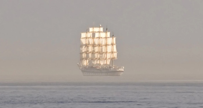 Фата-моргана: самое реалистичное объяснение «Летучего голландца». /Фото: farmersalmanac.com