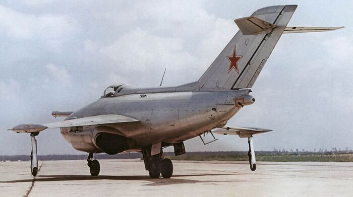 Як-36, вид сзади и сбоку слева. Фото: war-book.ru