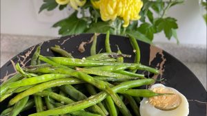 Спаржевая фасоль на сковороде
