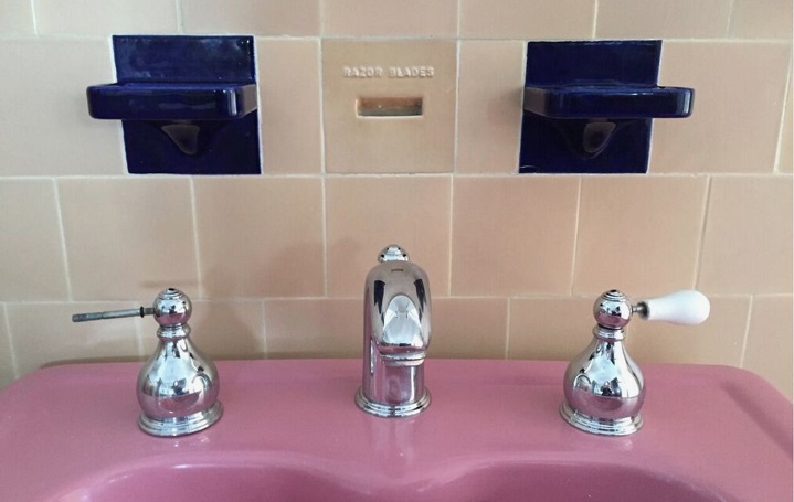 Зачем американцам нужно было отверстие в стене над раковиной