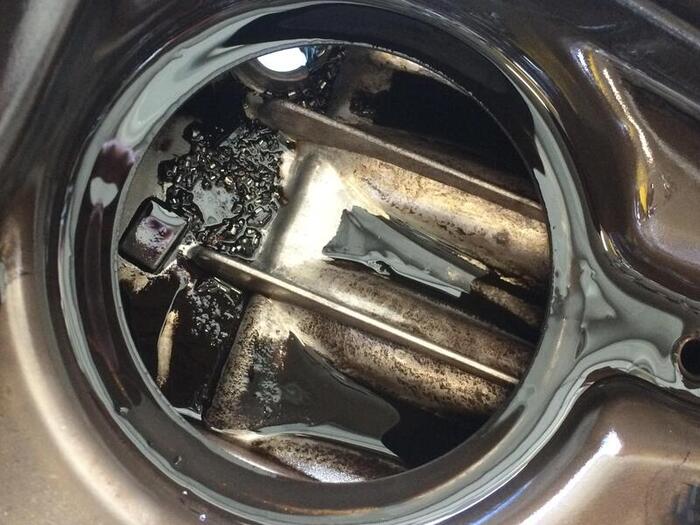 Наличие стружки свидетельствует о внутреннем износе мотора. Фото: masloforum.ru Наличие стружки свидетельствует о внутреннем износе мотора. Фото: masloforum.ru