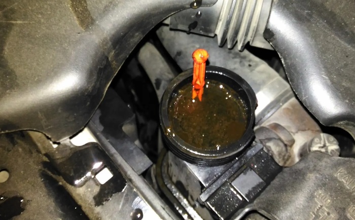 Попадание антифриза в камеру сгорания автомобиля. Фото: avtoshark.com Попадание антифриза в камеру сгорания автомобиля. Фото: avtoshark.com