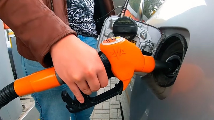 Для экономии лучше заправляться качественным топливом. Фото: lider-avtocenter.ru Для экономии лучше заправляться качественным топливом. Фото: lider-avtocenter.ru