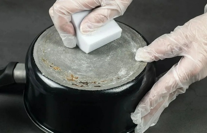 6 вещей, которые ни в коем случае нельзя делать с меламиновой губкой