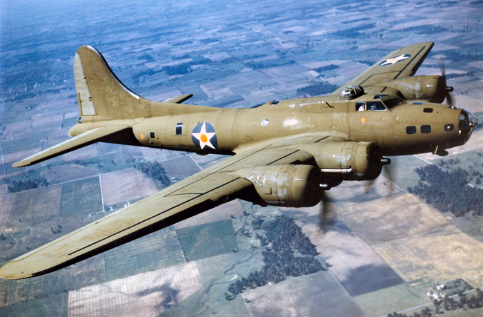 Boeing B-17 Flying Fortress был хорошо вооружен и очень вынослив. Фото: wikimedia.org