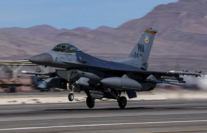 Дружественный огонь – как истребители сами себя подстрелили