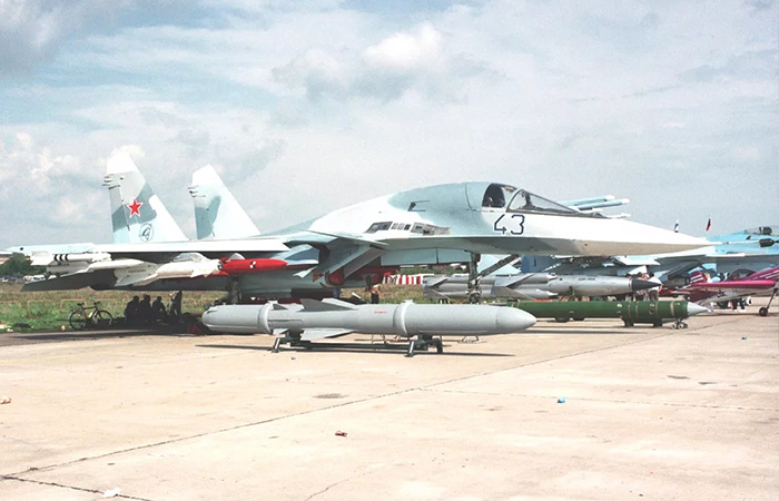 Выставка, 1999 год./ Фото: авиару.рф