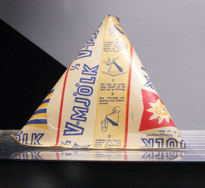 Упаковка от Тетра Пак Фото:en.wikipedia.org Упаковка от Тетра Пак Фото:en.wikipedia.org