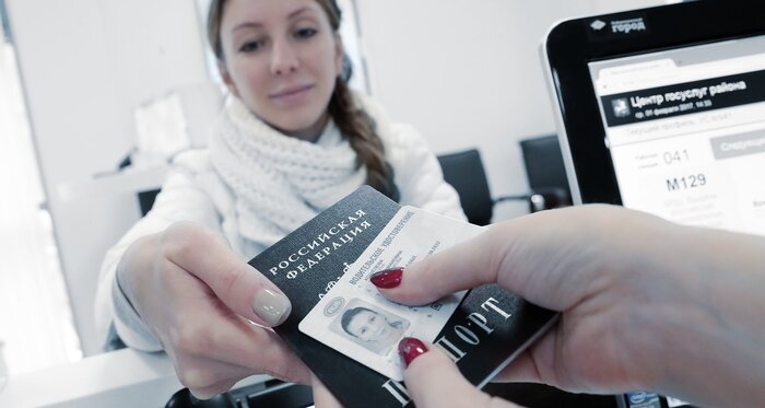 Скорость получения прав зависит от учреждения, где их выдают. Фото: banki.ru