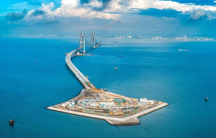 Китай выбросил 7 млрд на строительство 24-километрового моста-тоннеля: что получилось по итогу