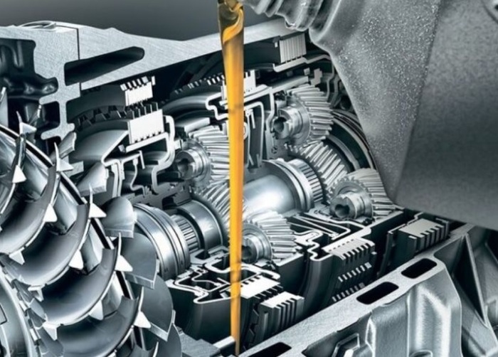 Масло в коробке передач  необходимо для смазки деталей и отведения тепла. Фото: avtoservis-podolsk.ru