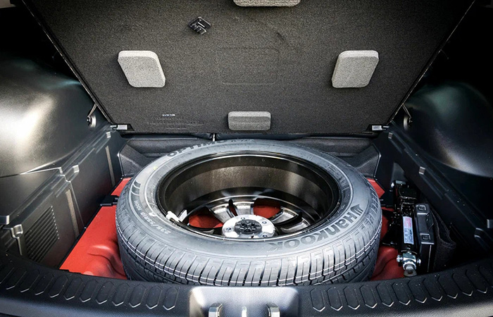 Запасное колесо полезно не всем./ Фото: alamy.com