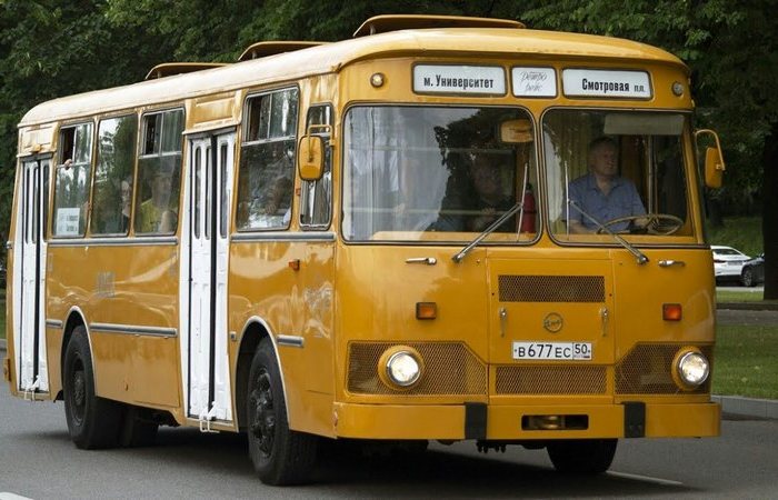 Автобусов вечно не хватало. /Фото: YouTube.com. Автобусов вечно не хватало. /Фото: YouTube.com.