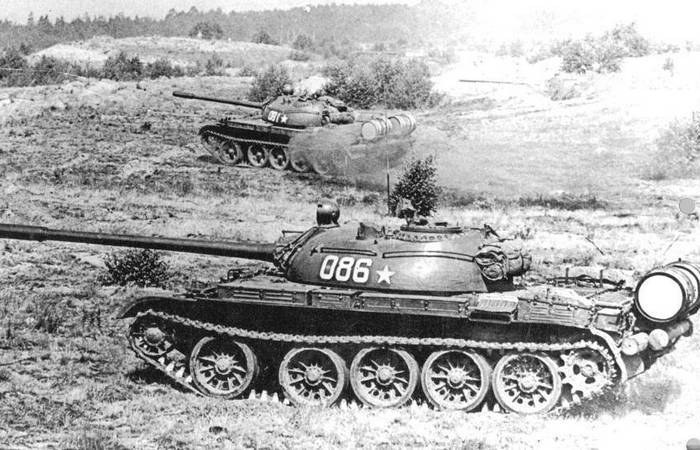 Советские танки Т-54. /Фото: en.topwar.ru. Советские танки Т-54. /Фото: en.topwar.ru.