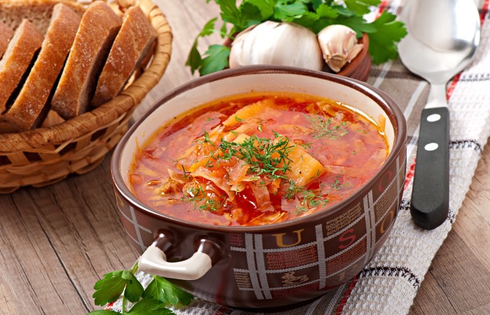 Домашние супы отлично согревают. / Фото: freepik.com. Домашние супы отлично согревают. / Фото: freepik.com.