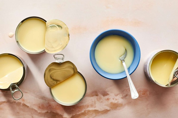 Сгущёнка насчитывает почти двести лет пути. /Фото: thespruceeats.com