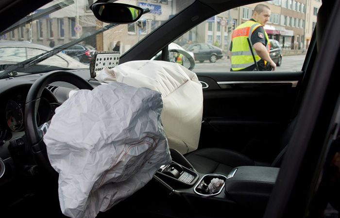 Остаётся на месте во время аварии./ Фото: motorbiscuit.com