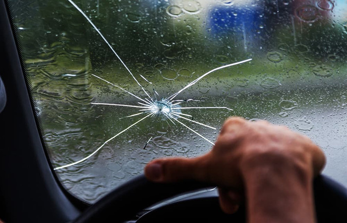 Не рассыпается от ударов./ Фото: northcoastautoglass.com