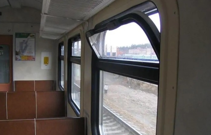 Форточки в советских электричках. / Фото: freepik.com.