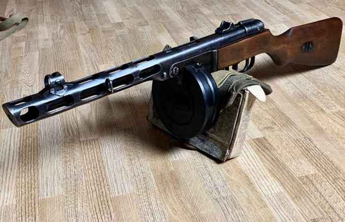 Советский автомат был заметно технологичное. /Фото: forum.guns.ru. Советский автомат был заметно технологичное. /Фото: forum.guns.ru.