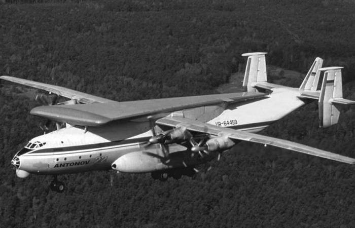 Возил запчасти других самолётов. /Фото: habr.com. Возил запчасти других самолётов. /Фото: habr.com.