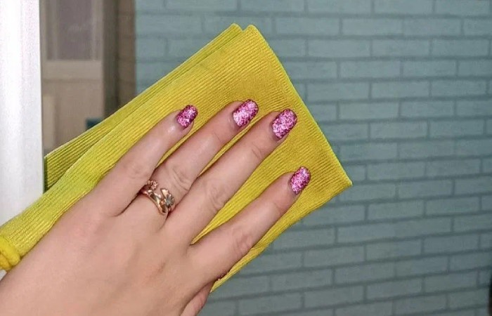 Советуем мыть зеркала с гелем для бритья. Советуем мыть зеркала с гелем для бритья.