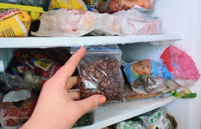 Зачем масло натирать на терке, а кофе отправлять в морозилку: Необычные советы по ведению домашнего хозяйства