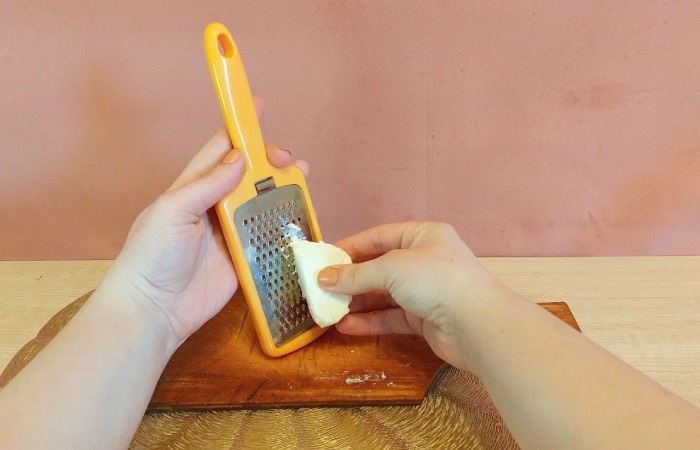 Просто натрите масло. Просто натрите масло.