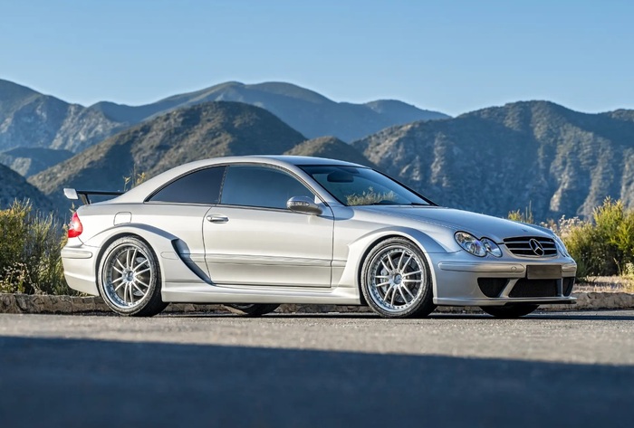 Mercedes-Benz CLK DTM AMG разгонялся до 100 км в час за 4 секунды. Фото: msothebys.com Mercedes-Benz CLK DTM AMG разгонялся до 100 км в час за 4 секунды. Фото: msothebys.com