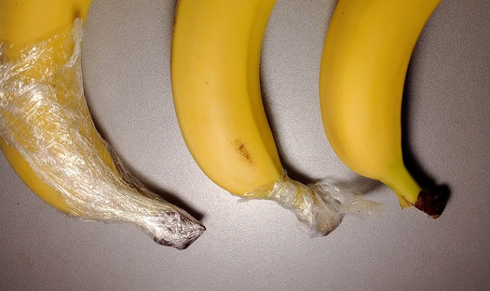 Оберните хвостики пищевой пленкой. / Фото: aif.by