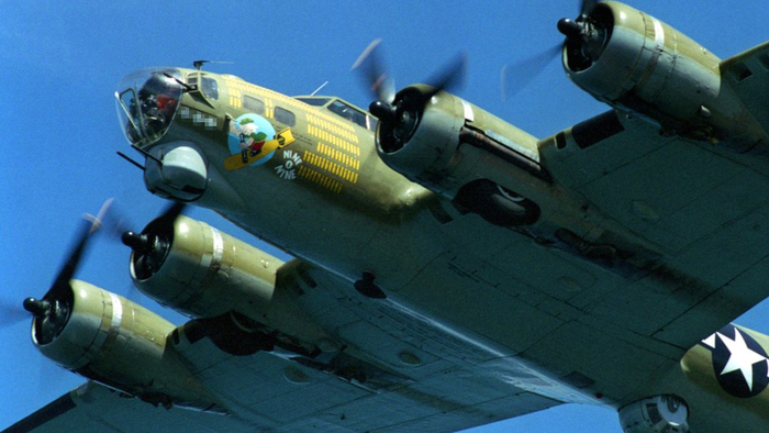 Бомбы размещались во внутреннем отсеке фюзеляжа самолета. Фото: bbci.co.uk