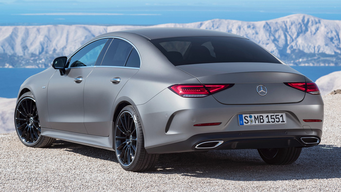 Mercedes-Benz CLS стала революционной моделью авто. Фото: auto.ironhorse.ru