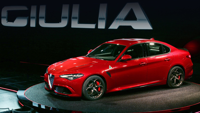 Alfa Romeo Giulia с характерной треугольной радиаторной решеткой. Фото: drive.ru