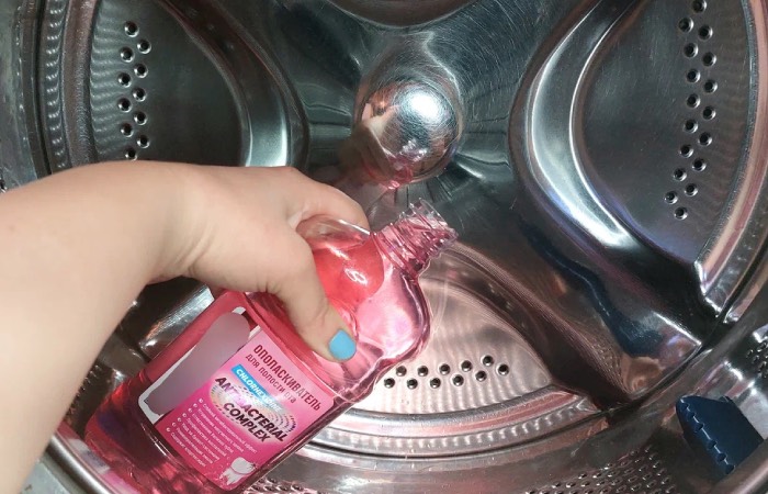 Для чего банановой кожурой протирать растения, а ополаскивать для рта заливать в стиральную машинку: бытовые лайфхаки на каждый день