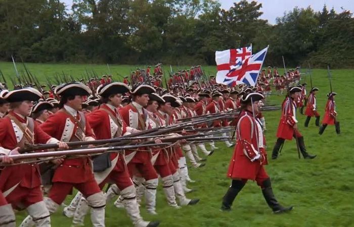 Британская пехота наступает. /Фото: х/ф Барри Линдон. 